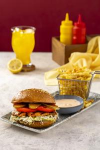 Kajun Tavuk Ve Avakadolu Burger