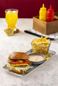 Cheddar Burger